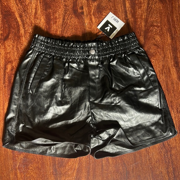 New with tags black leather shorts - Picture 1 of 2
